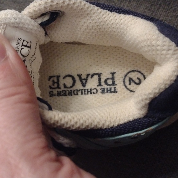 The Childrens Place baby sneakers size 2 - Picture 6 of 8